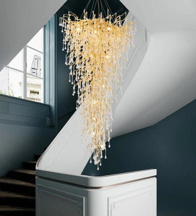 D-081 SIZE : 1000*2400mm Specifications : BULB PRICE :  1,00,000/- Body Type : METAL + CRYSTAL