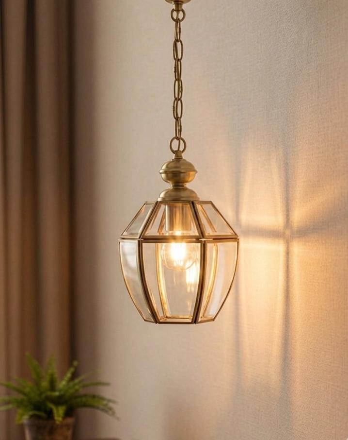 T-5124 Specifications : BULB PRICE :  3,400/- Body Type : Metal + Crystal + Cloth(shade)